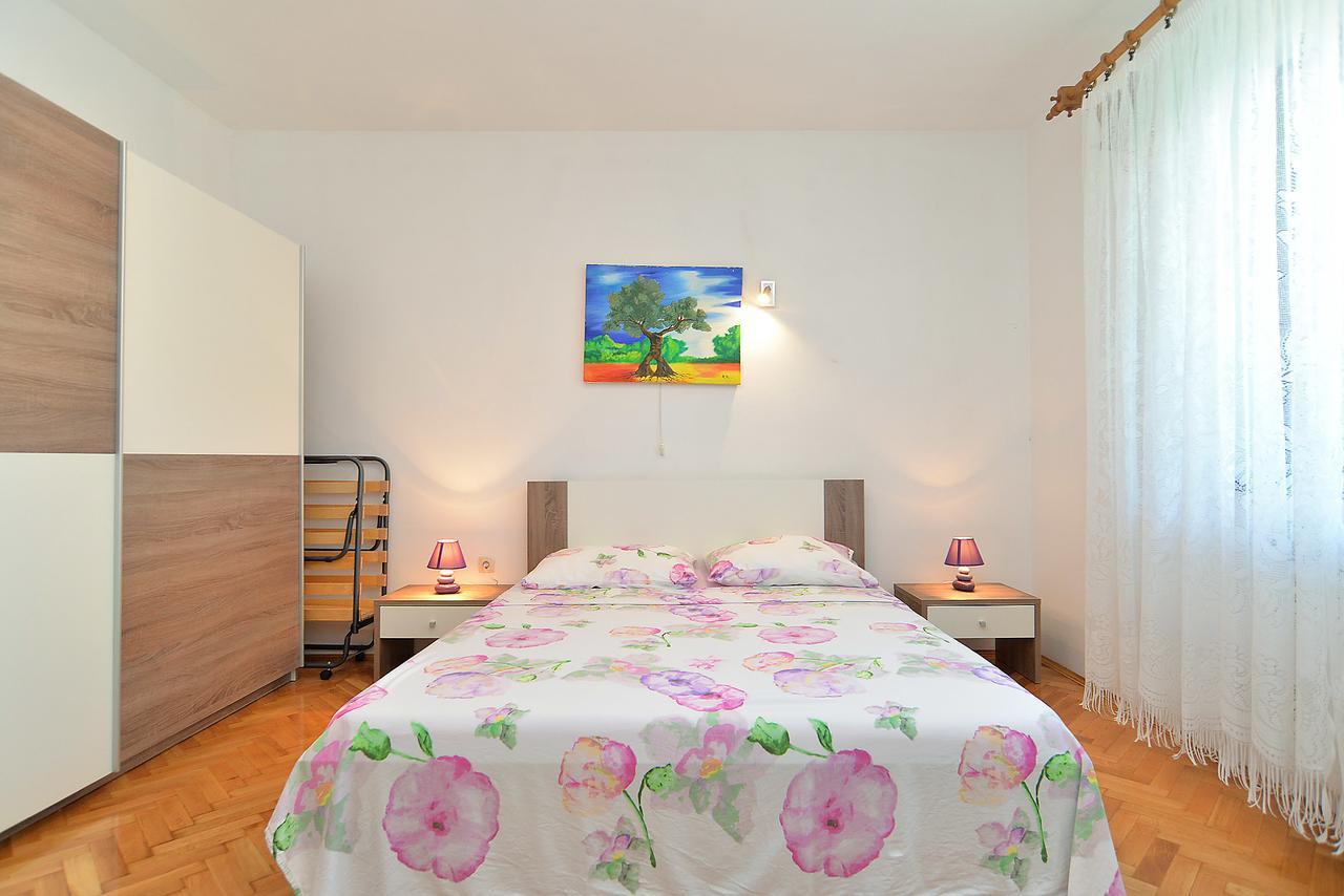 Apartments Gracijano 1724 Лижнян Экстерьер фото