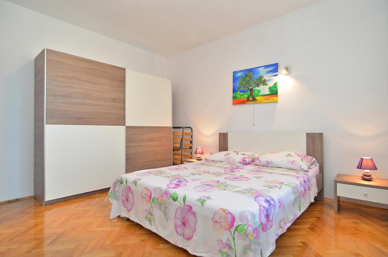 Apartments Gracijano 1724 Лижнян Экстерьер фото